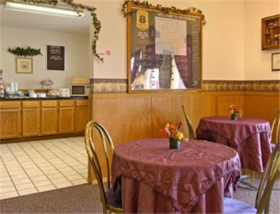 Super 8 By Wyndham Batesville Restoran foto