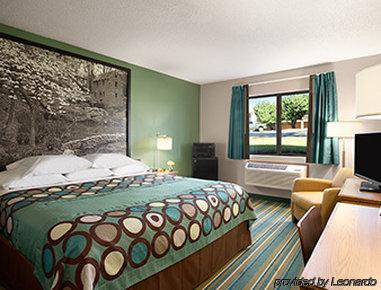 Super 8 By Wyndham Batesville Bagian luar foto