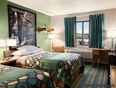 Super 8 By Wyndham Batesville Bagian luar foto